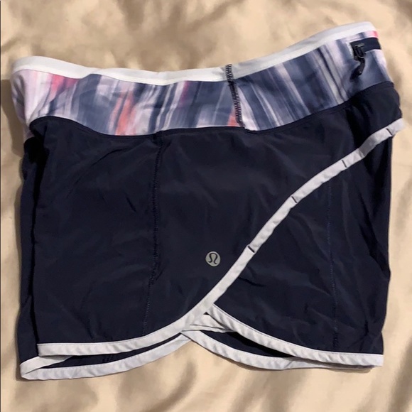Lululemon Shorts Bundle Run Times/Run Turbo Size 4 - Picture 5 of 8